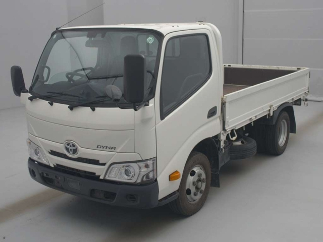 TOYOTA DYNA 2021