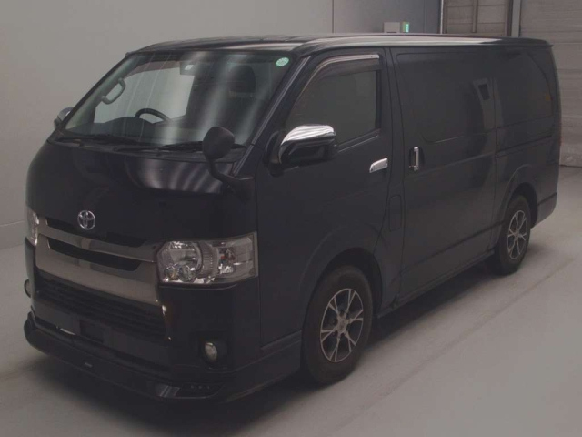TOYOTA HIACE VAN 2015