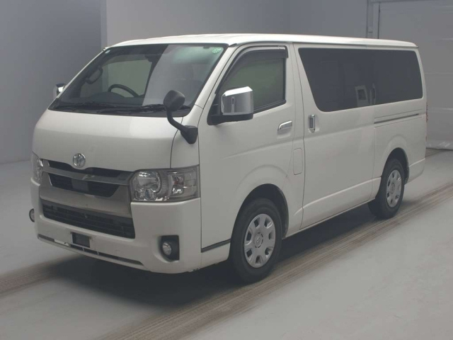 TOYOTA HIACE VAN 2021