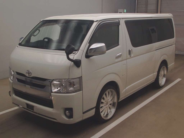 TOYOTA HIACE VAN 2019