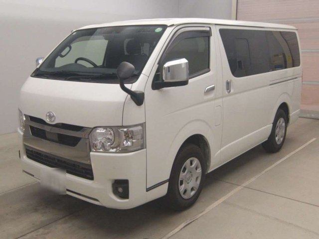 TOYOTA HIACE VAN 2023