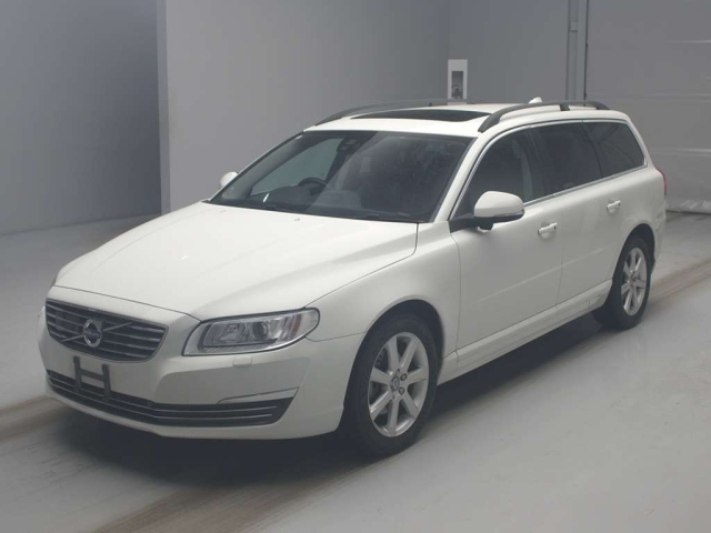 VOLVO V70 2016