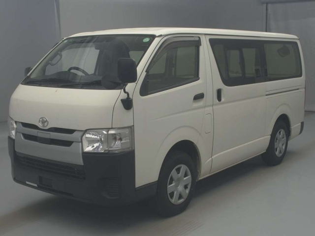 TOYOTA REGIUS ACE VAN