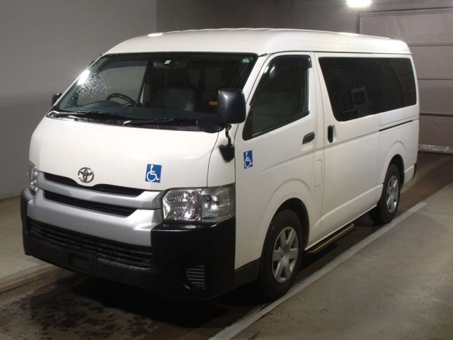 TOYOTA HIACE 2016