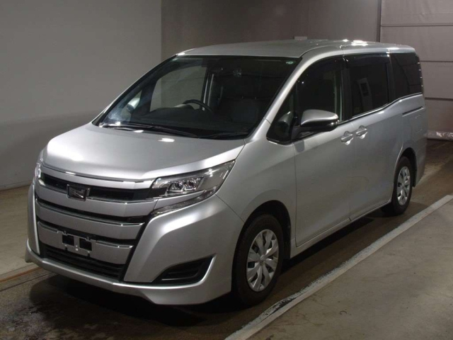 TOYOTA NOAH 2021