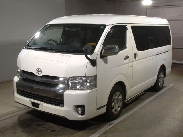 TOYOTA HIACE 2017