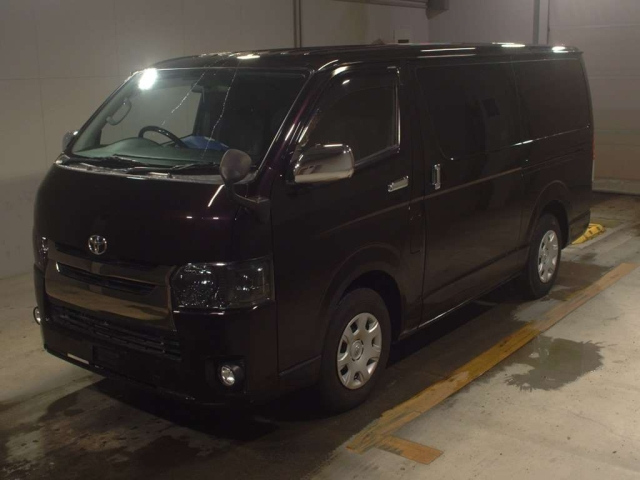 TOYOTA HIACE VAN