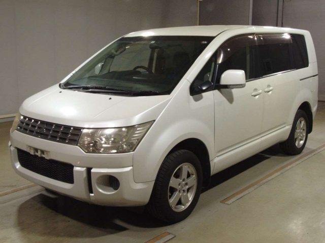 MITSUBISHI DELICA D5 2008