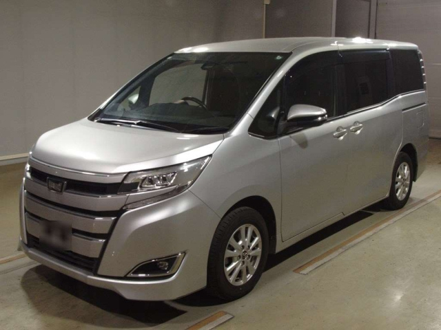 TOYOTA NOAH 2018