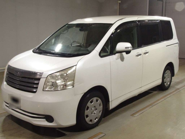 TOYOTA NOAH 2009