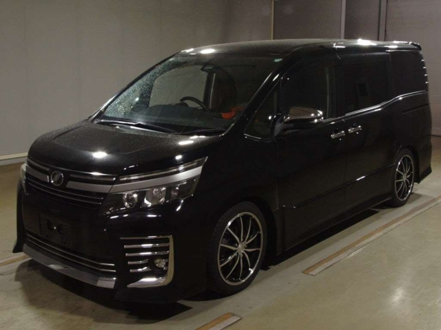 TOYOTA VOXY 2017