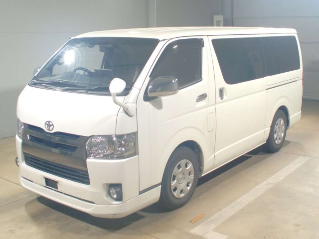 TOYOTA HIACE VAN 2018