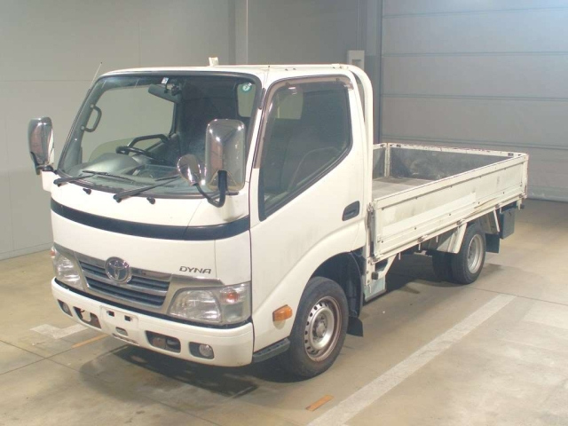 TOYOTA DYNA 2016