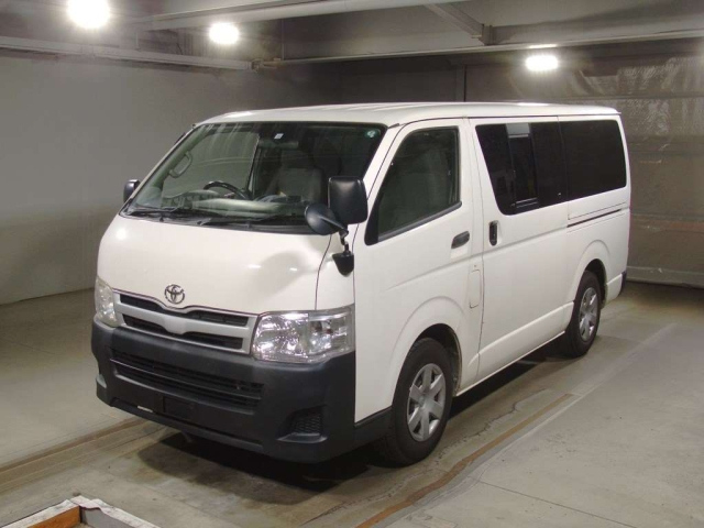 TOYOTA REGIUS ACE VAN 2010