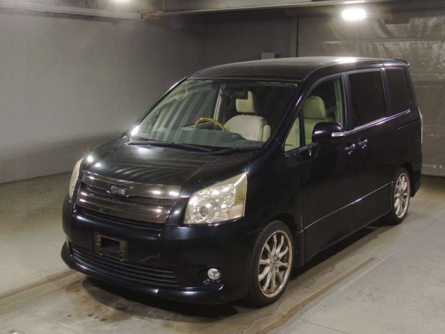 TOYOTA NOAH 2009