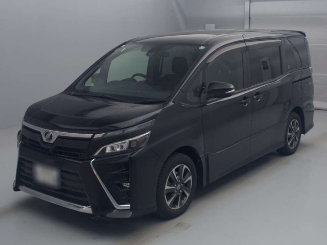 TOYOTA VOXY 2017