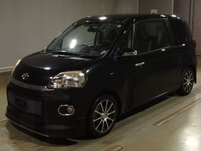 TOYOTA PORTE 2012