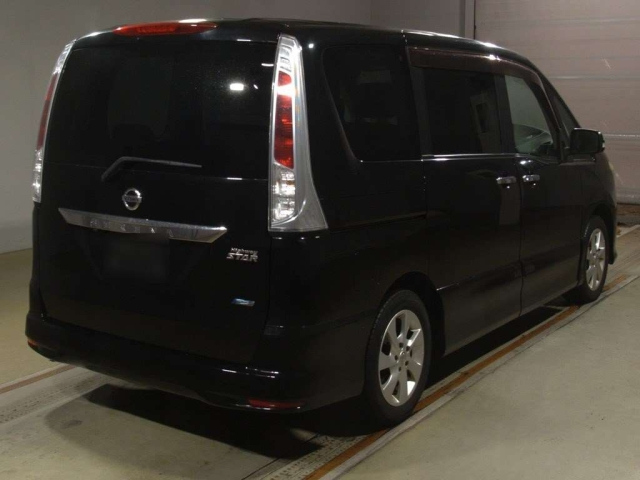 NISSAN SERENA 2011