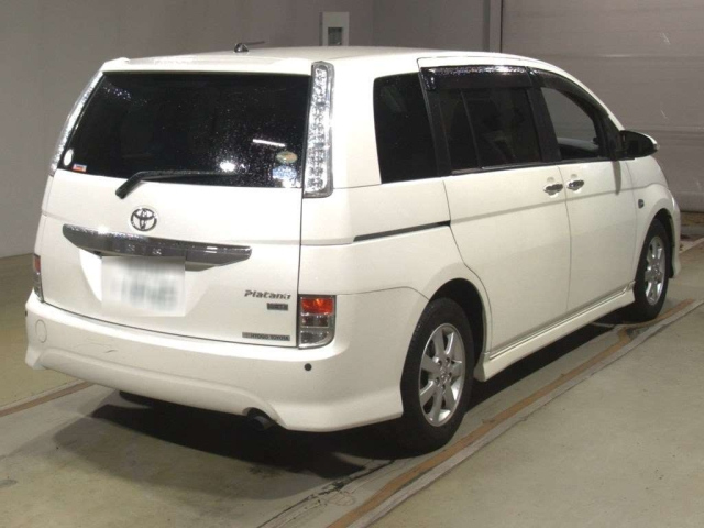 TOYOTA ISIS 2015