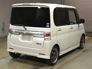 DAIHATSU TANTO 2009