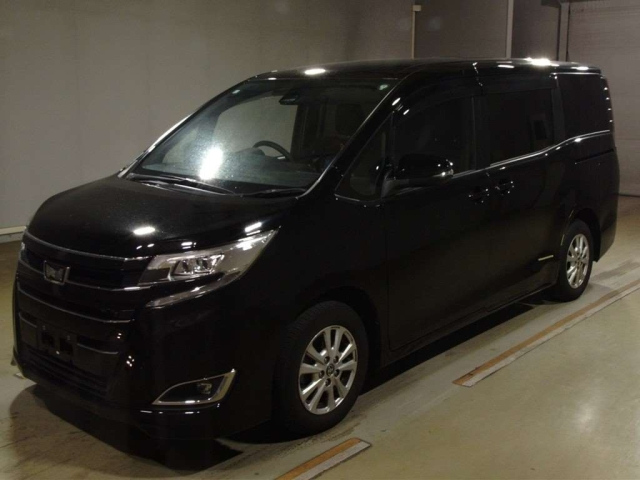 TOYOTA NOAH 2021
