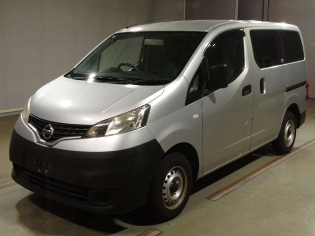 NISSAN NV200 2018