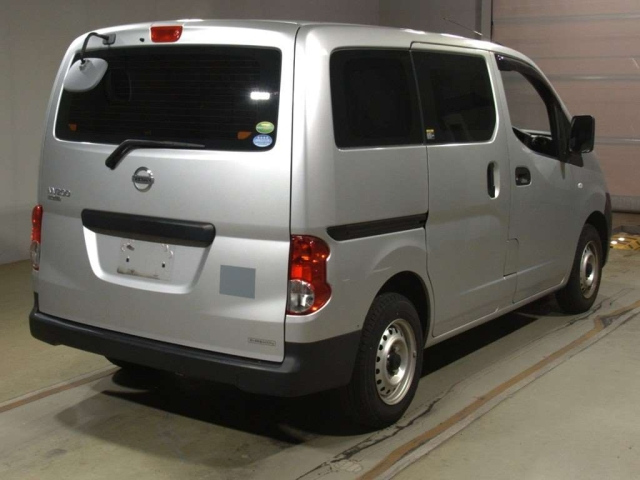 NISSAN NV200 2018