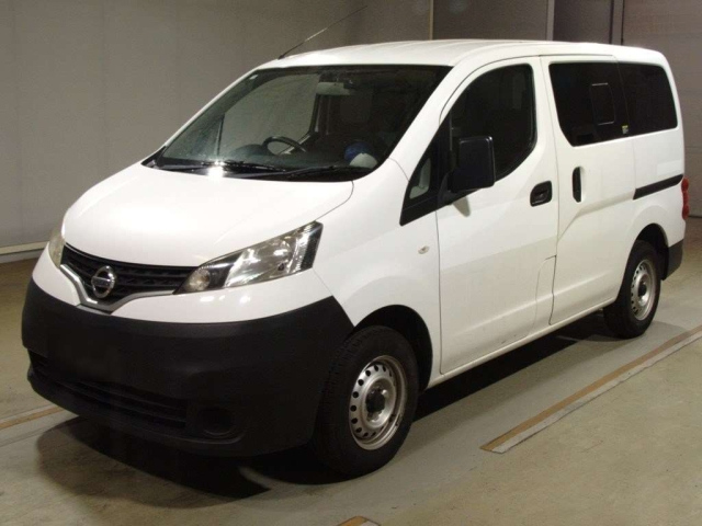 NISSAN NV200 2019