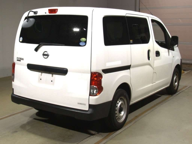 NISSAN NV200 2019