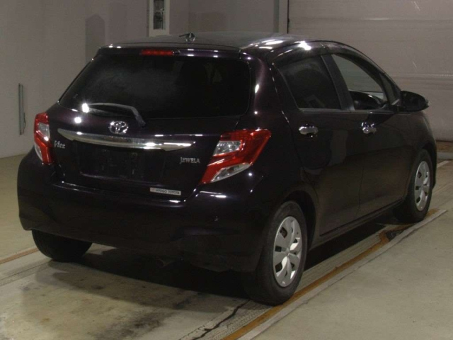 TOYOTA VITZ 2014