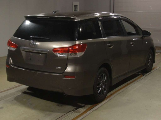 TOYOTA WISH 2010