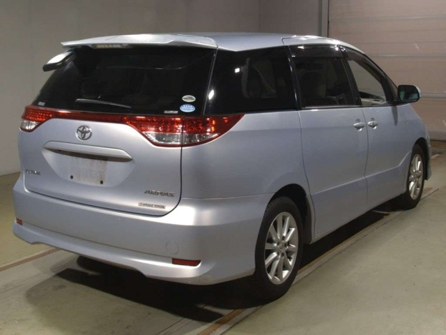 TOYOTA ESTIMA 2010