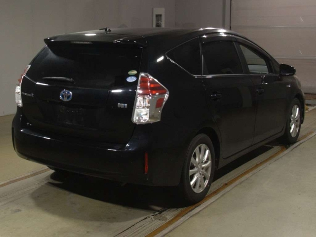 TOYOTA PRIUS ALPHA 2016