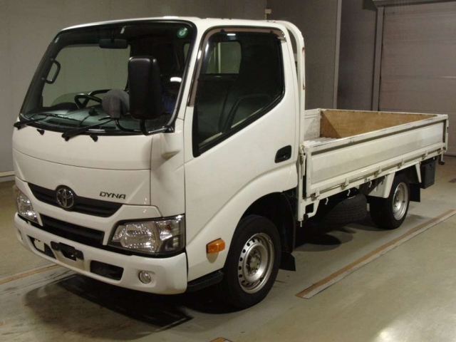 TOYOTA DYNA 2021