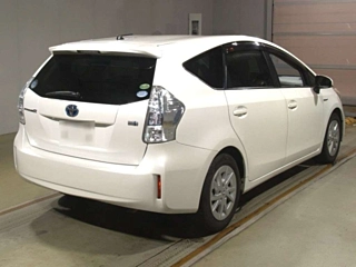 TOYOTA PRIUS ALPHA 2013