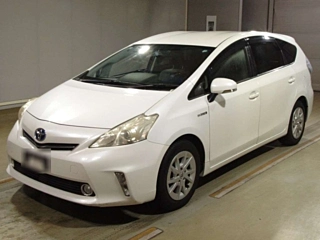 TOYOTA PRIUS ALPHA 2013