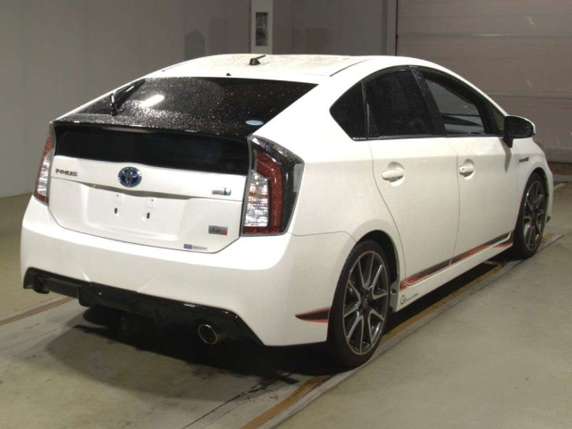 TOYOTA PRIUS 2014