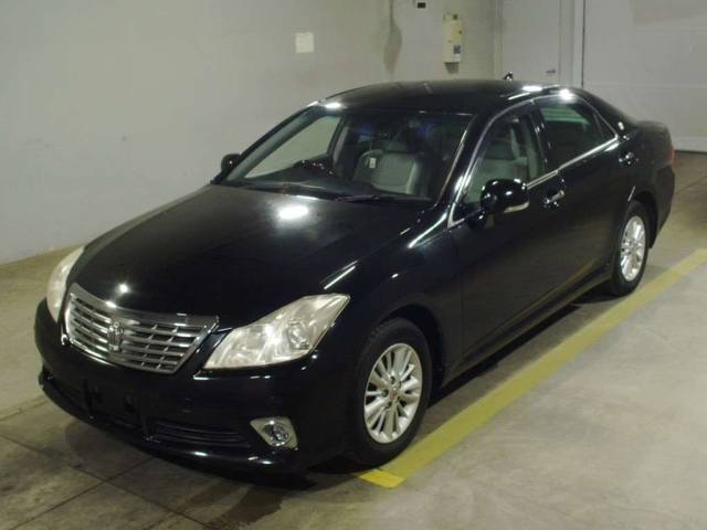TOYOTA CROWN 2010