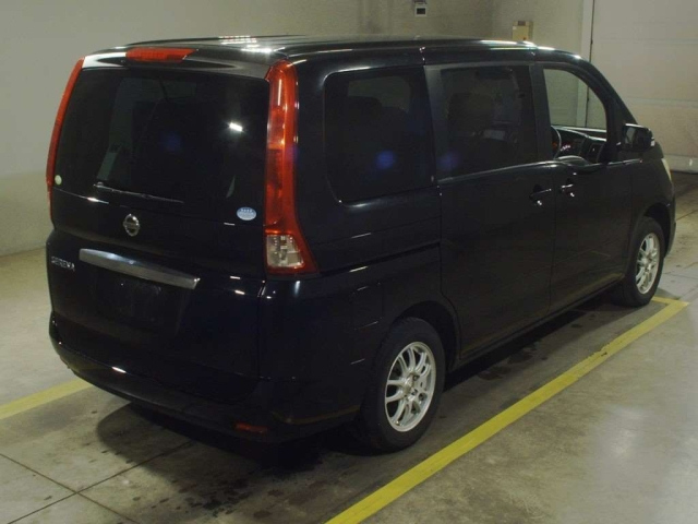 NISSAN SERENA 2010