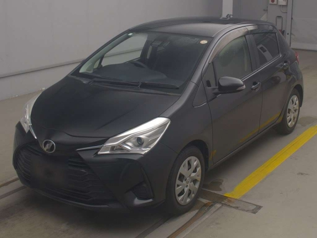 TOYOTA VITZ 2017