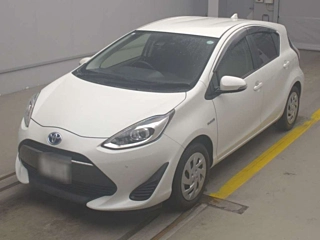 TOYOTA AQUA 2019