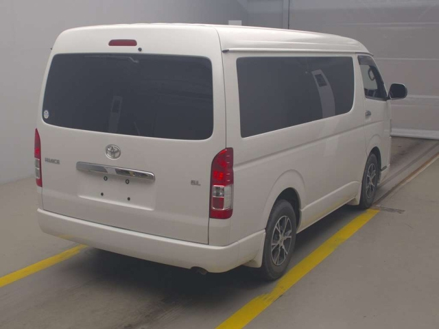 TOYOTA HIACE 2017