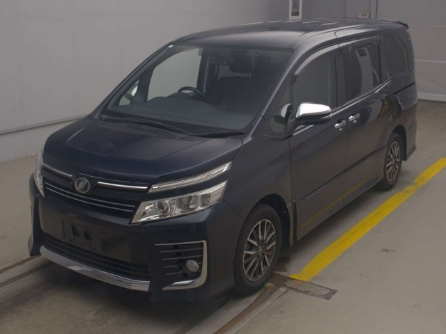TOYOTA VOXY 2015