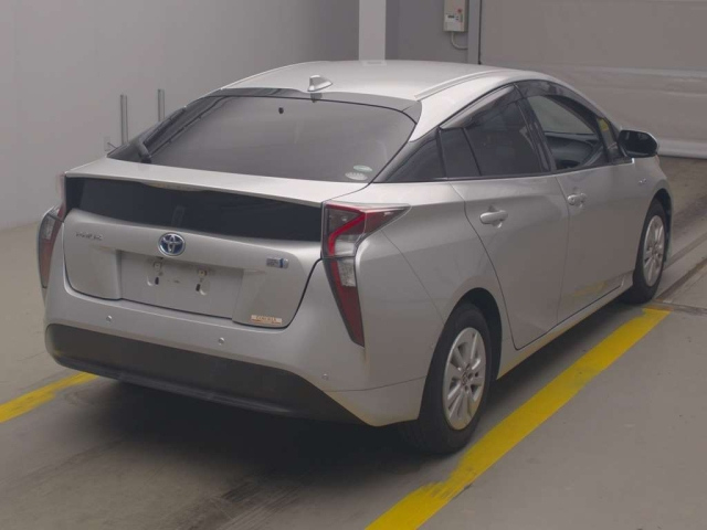 TOYOTA PRIUS 2017