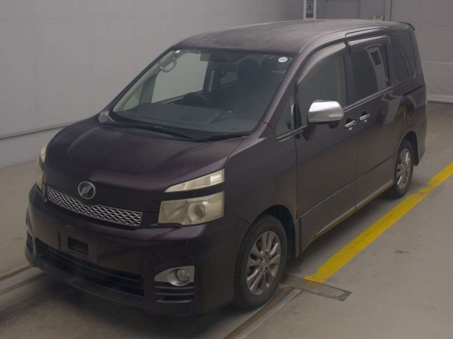 TOYOTA VOXY 2012