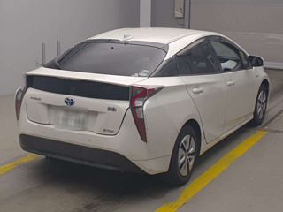 TOYOTA PRIUS 2016