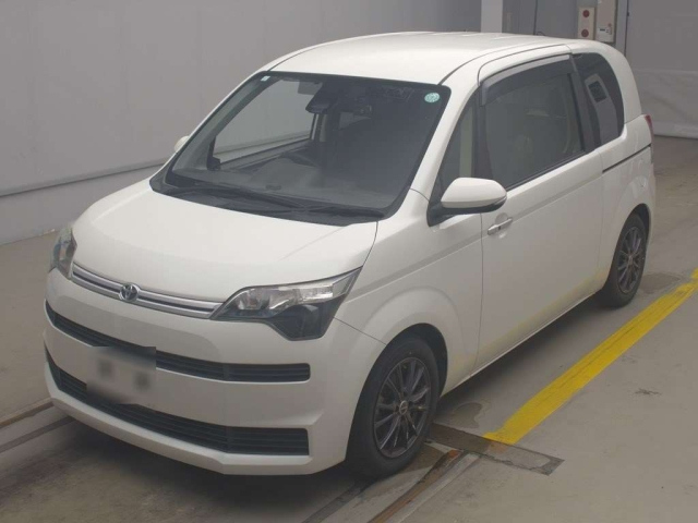 TOYOTA SPADE 2017