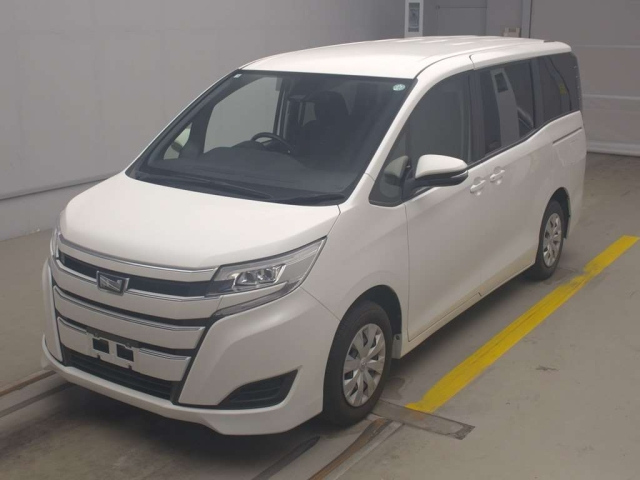 TOYOTA NOAH 2021