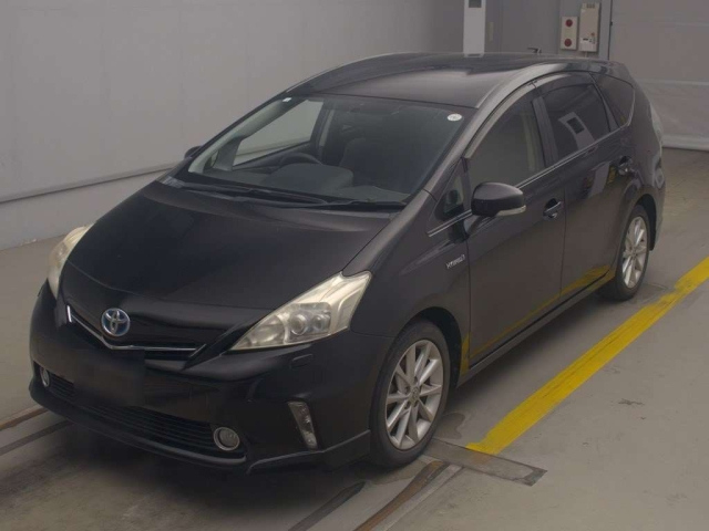 TOYOTA PRIUS ALPHA 2012