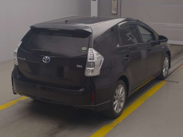 TOYOTA PRIUS ALPHA 2012